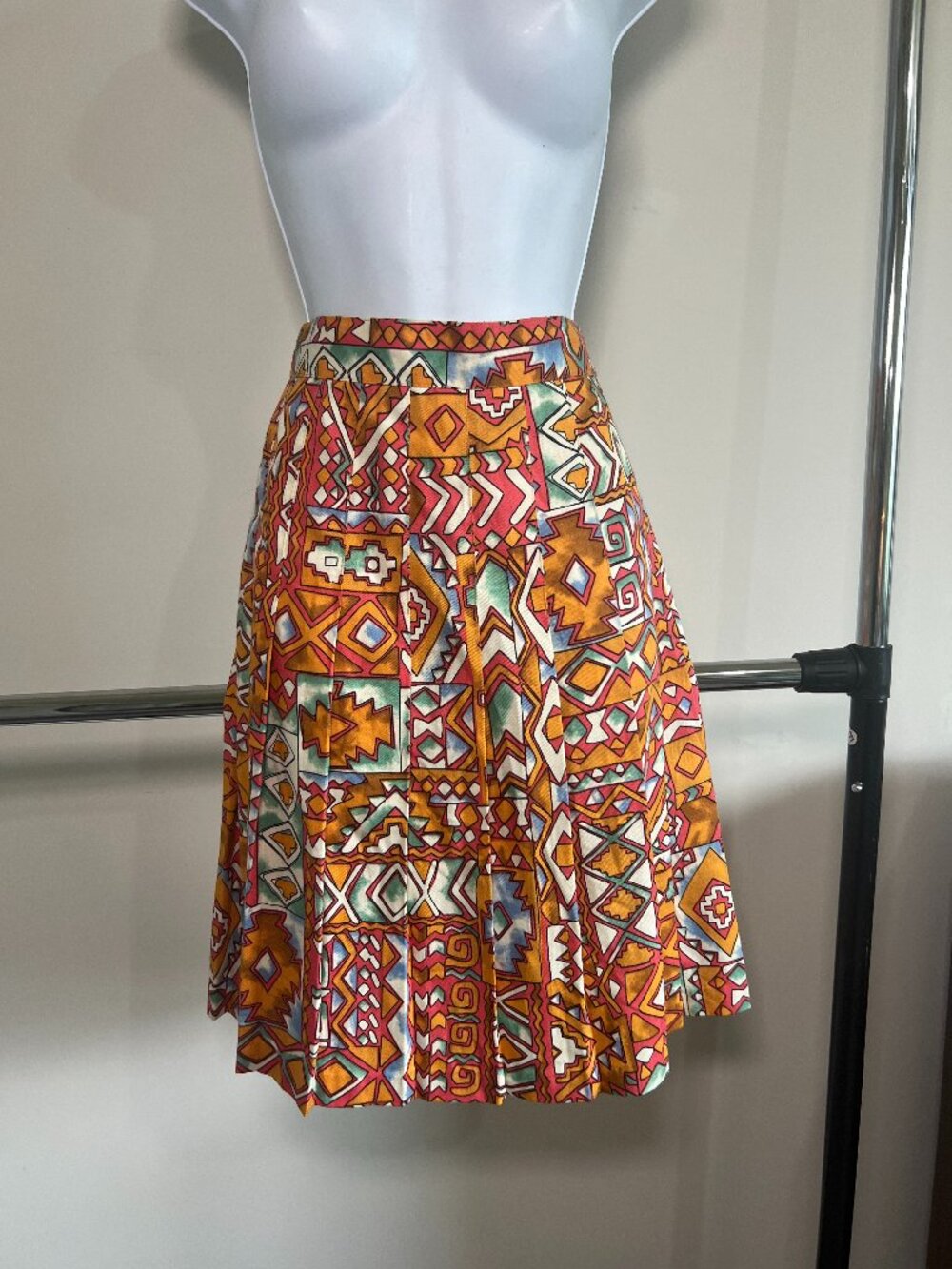 Vintage Aztec/Geometric Print Pleated Midi Skirt